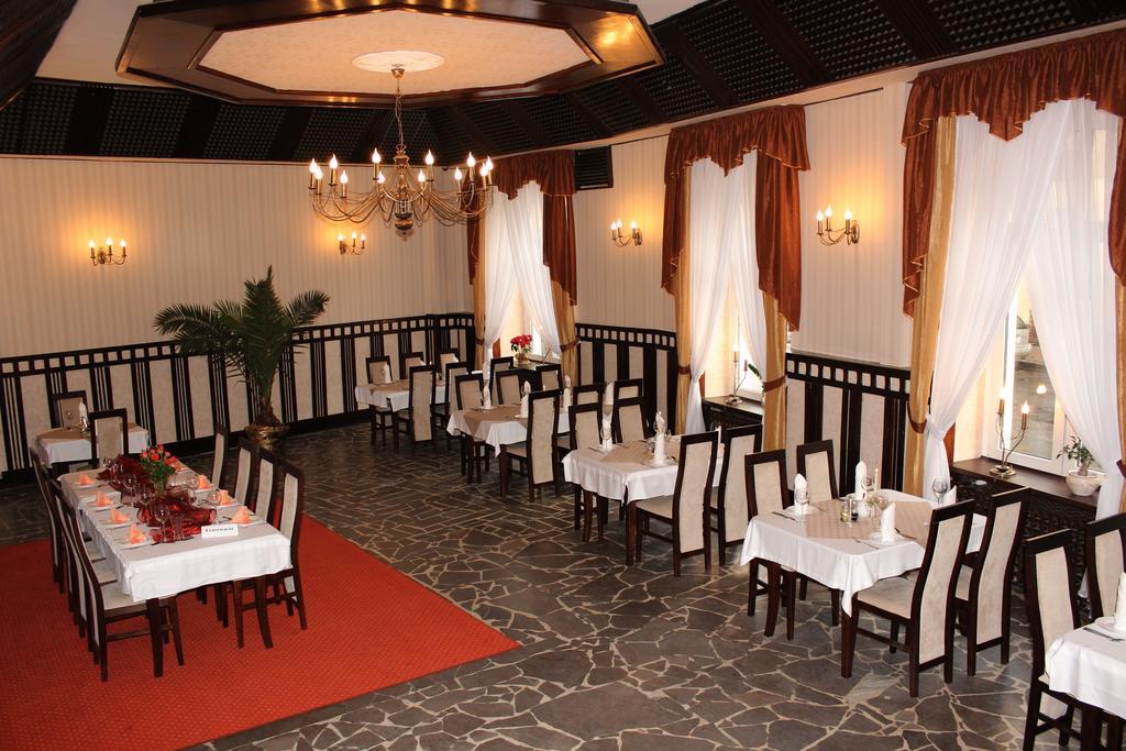 Hotel Staromiejski Слупск Екстериор снимка